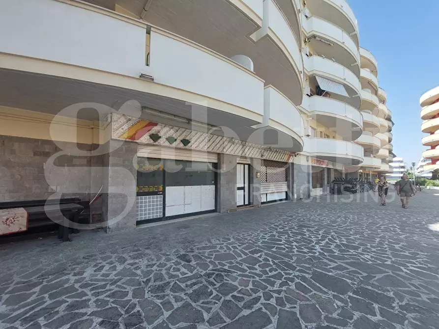 Immagine 10 di Negozio in vendita  in Via Cortina, 8 a Alba Adriatica