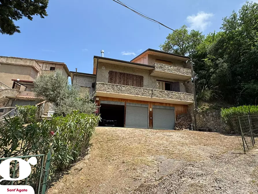 Immagine 2 di Villa in vendita  in Contrada VALLE BRUCA, 233 a Sant'agata Di Militello