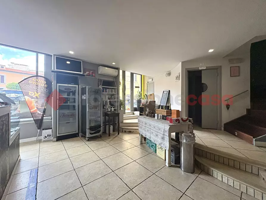 Immagine 2 di Negozio in vendita  in Piazza FONTANA VECCHIA, 8 a Terracina