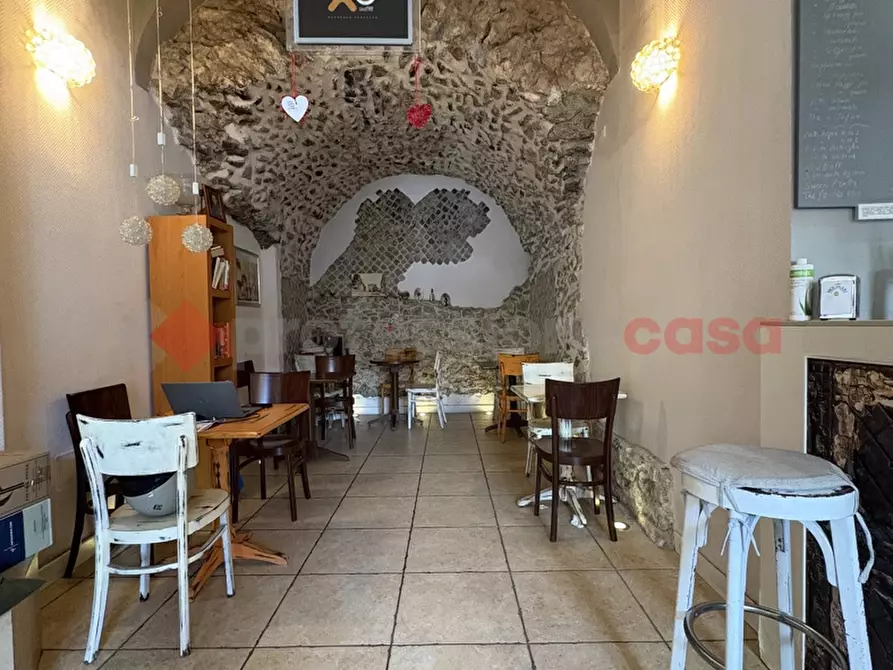 Immagine 6 di Negozio in vendita  in Piazza FONTANA VECCHIA, 8 a Terracina