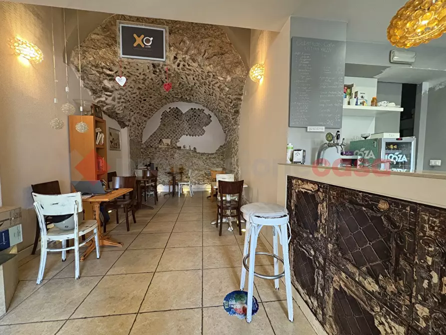 Immagine 1 di Negozio in vendita  in Piazza FONTANA VECCHIA, 8 a Terracina