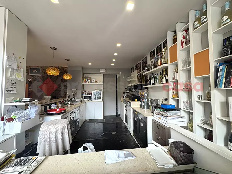 Immagine 13 di Negozio in vendita  in Piazza FONTANA VECCHIA, 8 a Terracina