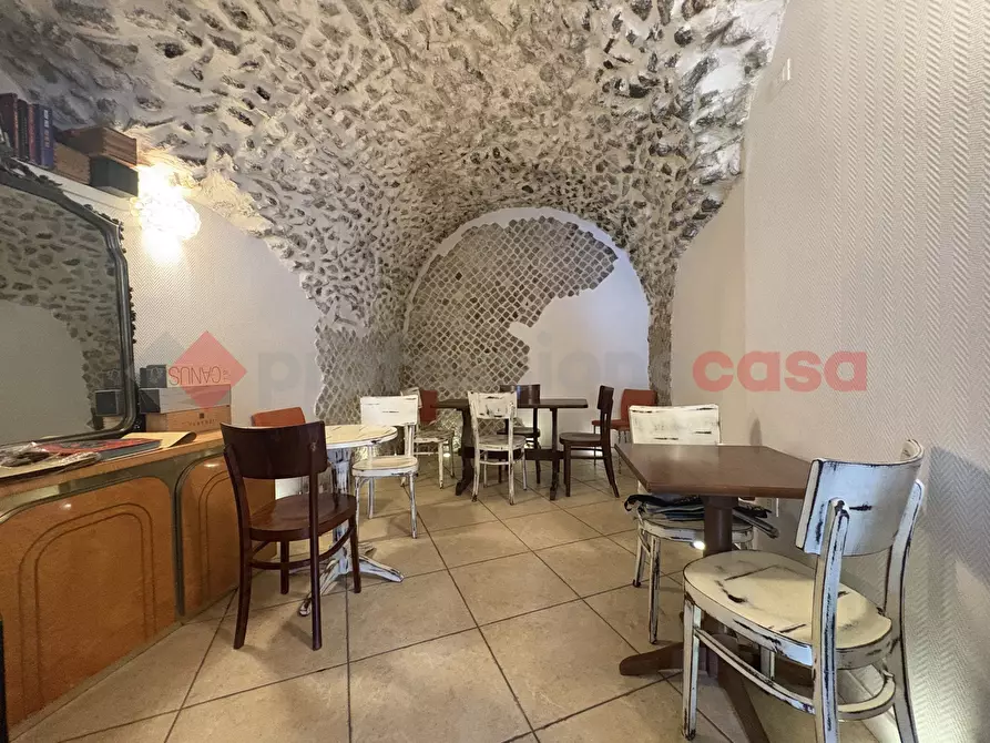 Immagine 25 di Negozio in vendita  in Piazza FONTANA VECCHIA, 8 a Terracina
