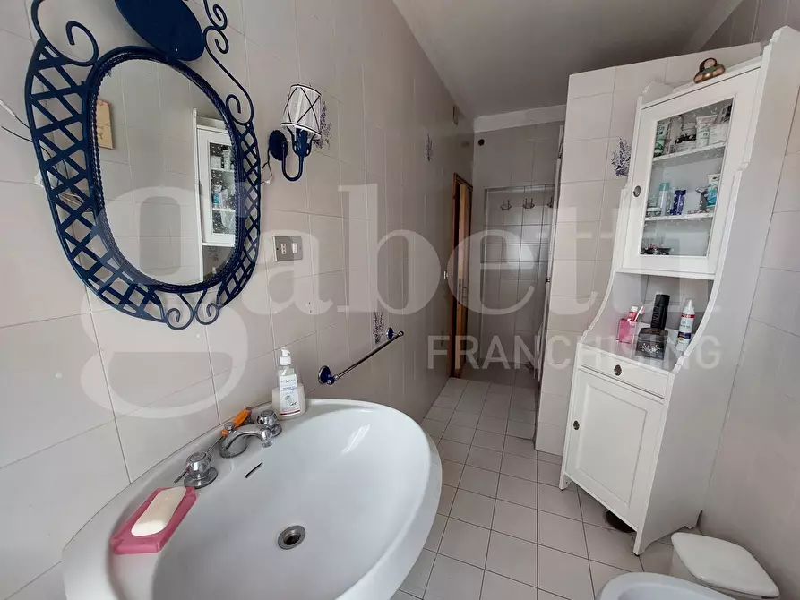 Immagine 19 di Appartamento in vendita  in Viale della Vittoria, 32 a Alba Adriatica