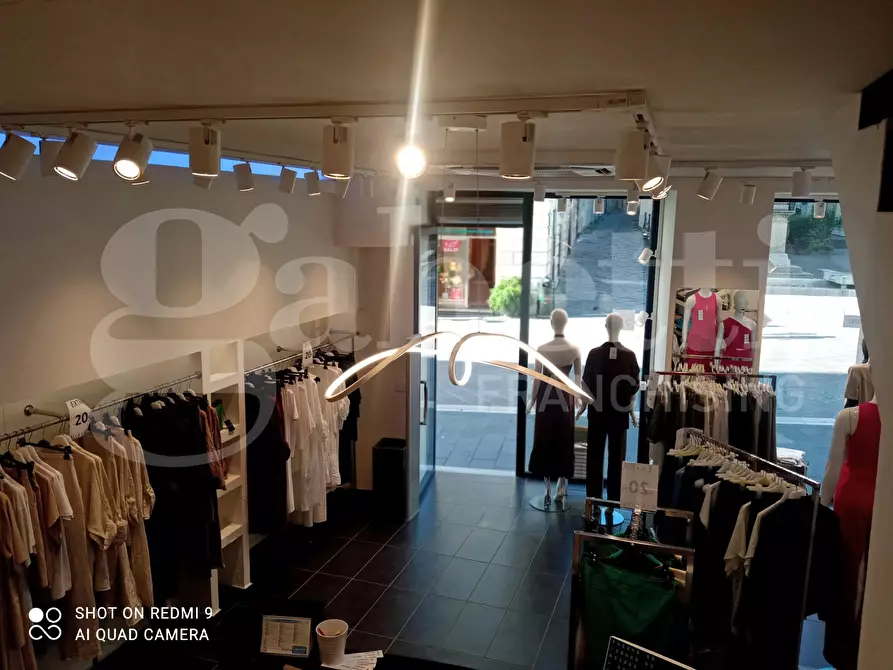 Immagine 4 di Negozio in affitto  in Corso Garibaldi, 139 a Benevento