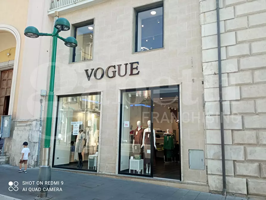 Immagine 2 di Negozio in affitto  in Corso Garibaldi, 139 a Benevento