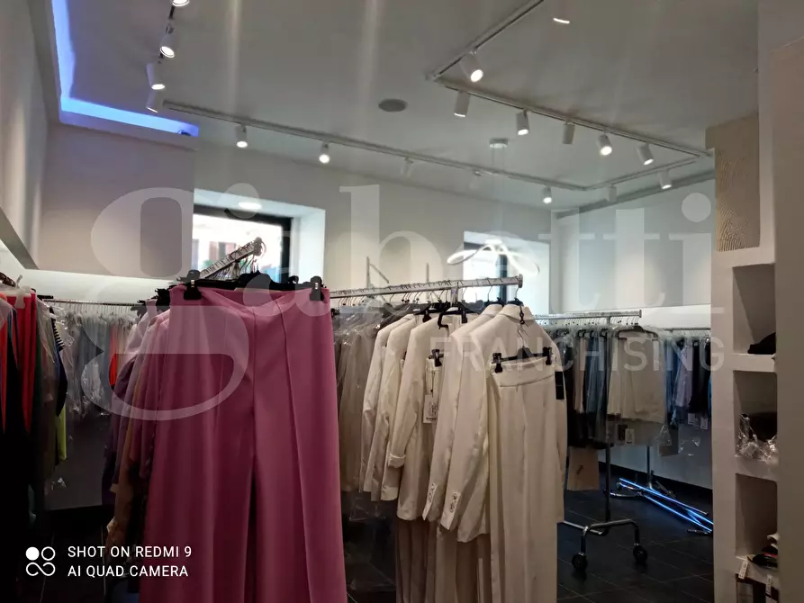 Immagine 12 di Negozio in affitto  in Corso Garibaldi, 139 a Benevento