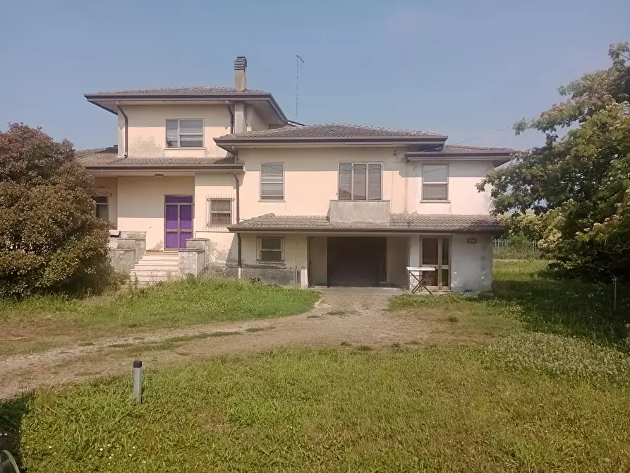Immagine 2 di Palazzo in vendita  in Via Cavarzere, via Oselin, 00 a Cavarzere