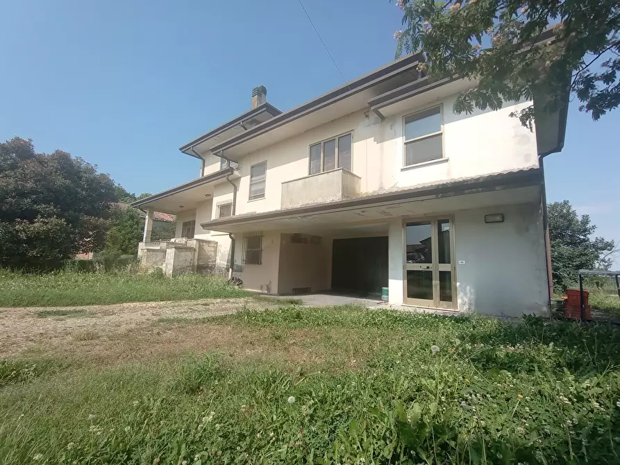 Immagine 1 di Palazzo in vendita  in Via Cavarzere, via Oselin, 00 a Cavarzere
