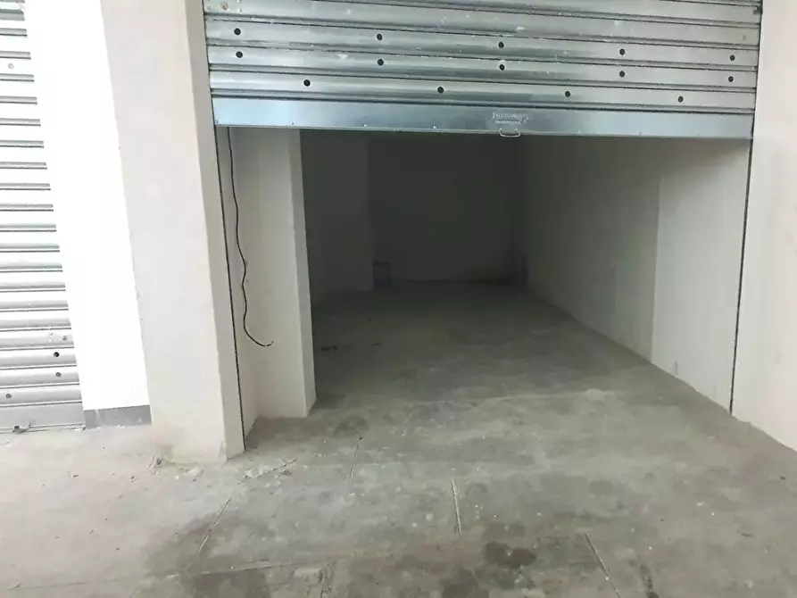 Immagine 15 di Box auto in vendita  in Via Ammiraglio Rizzo, 33 a Palermo