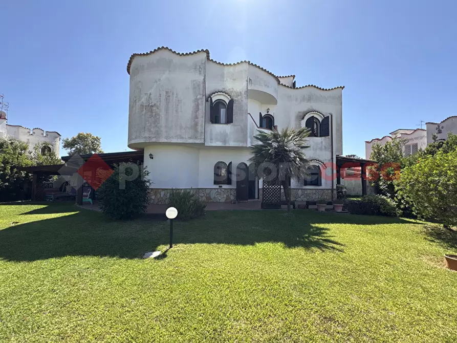 Immagine 1 di Casa bifamiliare in vendita  in Via VILLAGGIO DEL SISTO, 45 a Terracina
