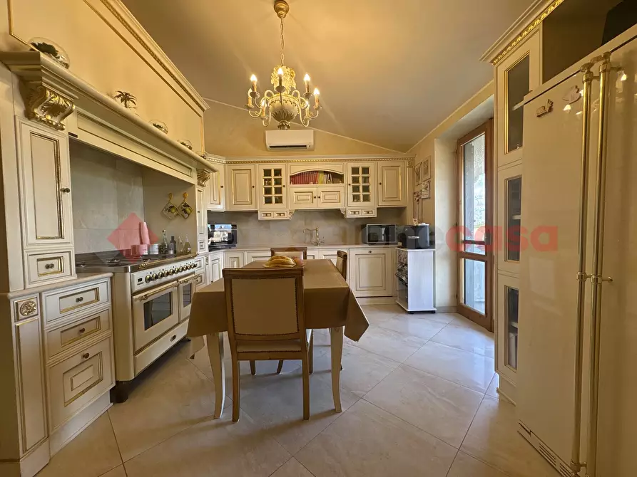Immagine 15 di Casa bifamiliare in vendita  in Via GUADO BASTIANELLI, 80 a Fondi