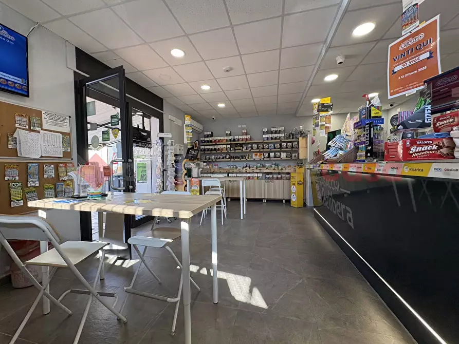 Immagine 2 di Attività commerciale in vendita  in Via DELIBERA, 20 a Terracina