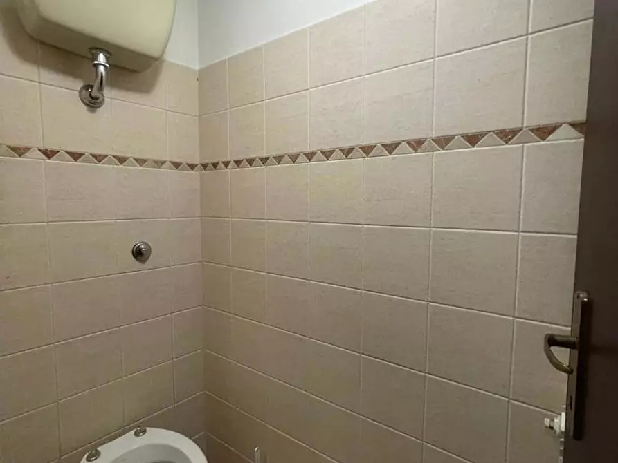 Immagine 29 di Negozio in affitto  in Via della crocetta, 0 a San Polo Dei Cavalieri