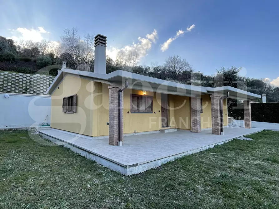 Immagine 1 di Casa indipendente in vendita  in Via CINQUE CERRI, 1 a Bettona