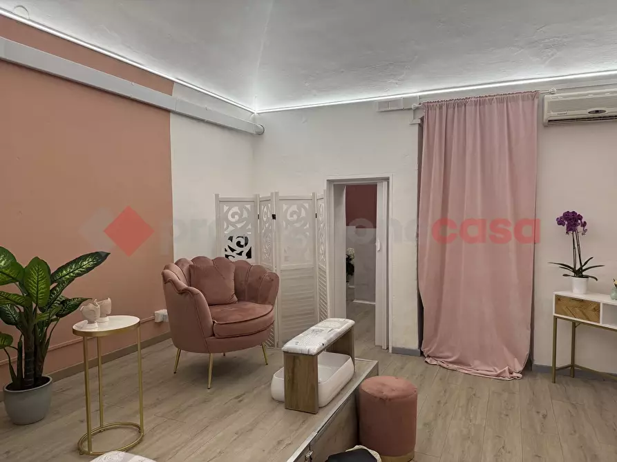 Immagine 6 di Attività commerciale in vendita  in Via MIGNOGNA, 6 a Taranto