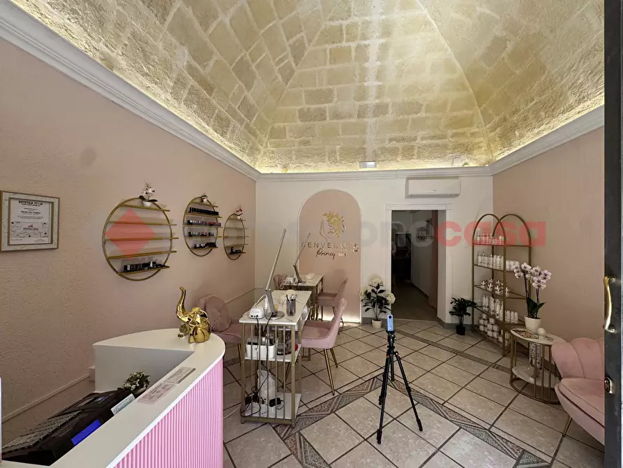 Immagine 2 di Attività commerciale in vendita  in Via MIGNOGNA, 6 a Taranto