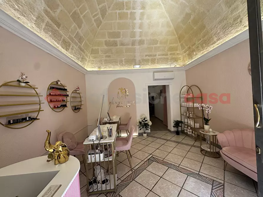 Immagine 3 di Attività commerciale in vendita  in Via MIGNOGNA, 6 a Taranto
