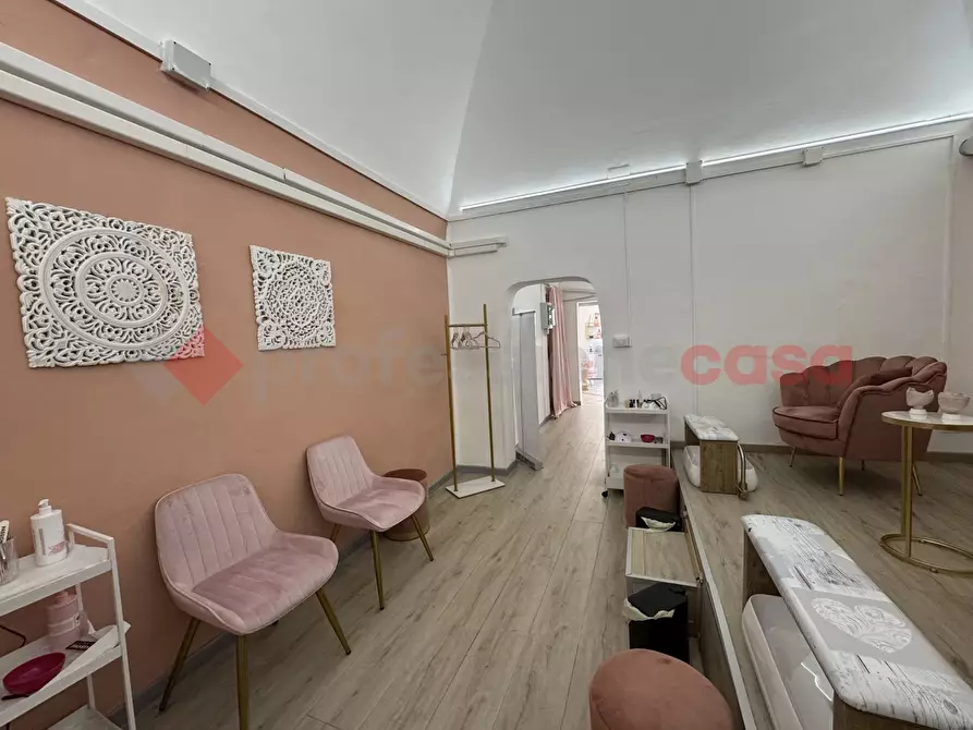 Immagine 11 di Attività commerciale in vendita  in Via MIGNOGNA, 6 a Taranto