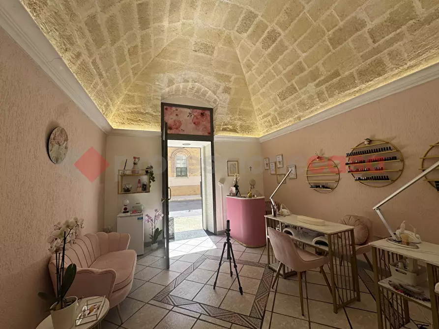 Immagine 1 di Attività commerciale in vendita  in Via MIGNOGNA, 6 a Taranto