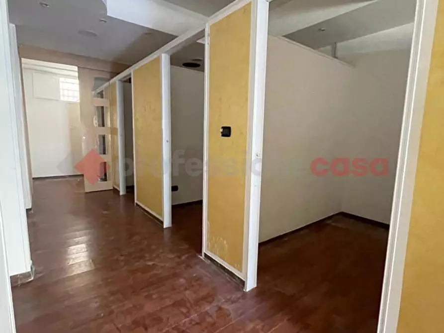 Immagine 2 di Negozio in affitto  in Via EMILIA, 102 a Taranto