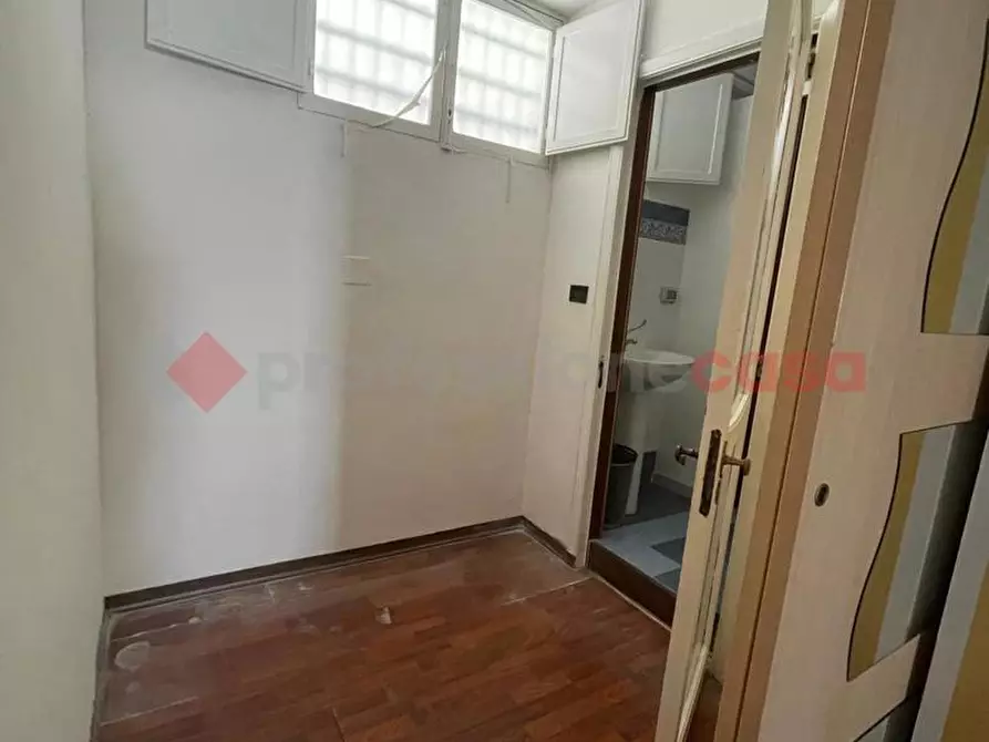 Immagine 8 di Negozio in affitto  in Via EMILIA, 102 a Taranto