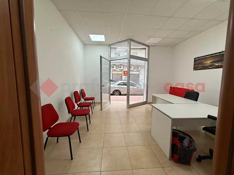 Immagine 19 di Appartamento in vendita  in Via CORSICA, 19 a Taranto