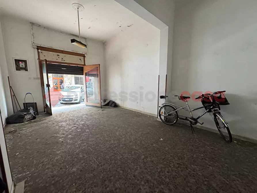 Immagine 7 di Negozio in vendita  in Via Minniti, 58 a Taranto