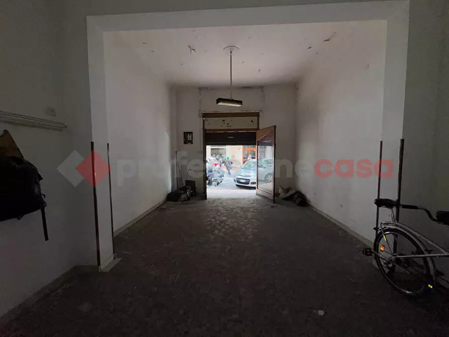 Immagine 3 di Negozio in vendita  in Via Minniti, 58 a Taranto