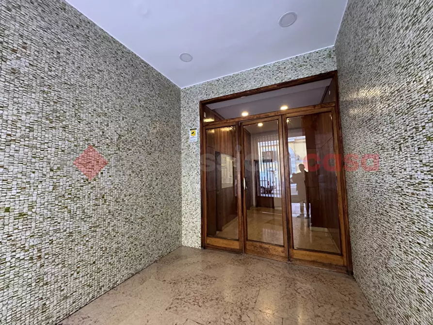 Immagine 4 di Appartamento in vendita  in Piazza CARBONELLI, 6 a Taranto