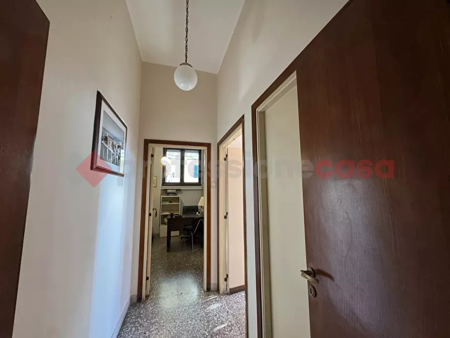 Immagine 11 di Ufficio in vendita  in Piazza CARBONELLI, 6 a Taranto