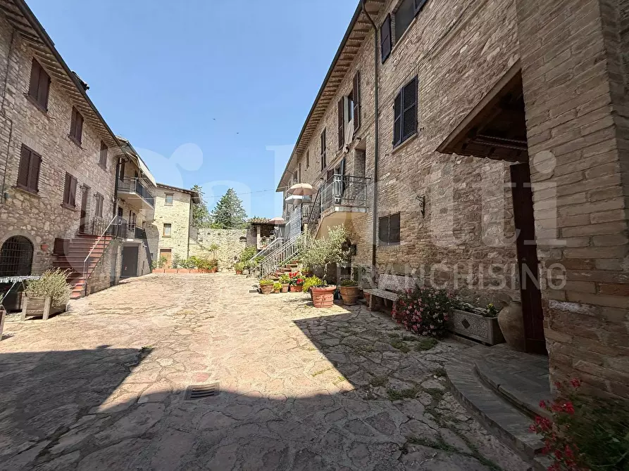 Immagine 3 di Terratetto in vendita  in Piazza ANDREA DEGLI ABBATI, 1 a Assisi