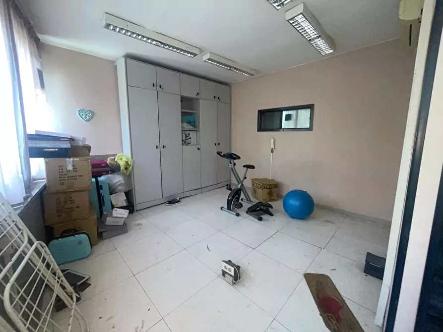 Immagine 9 di Palazzo in vendita  in Via francesco provenzale a Napoli