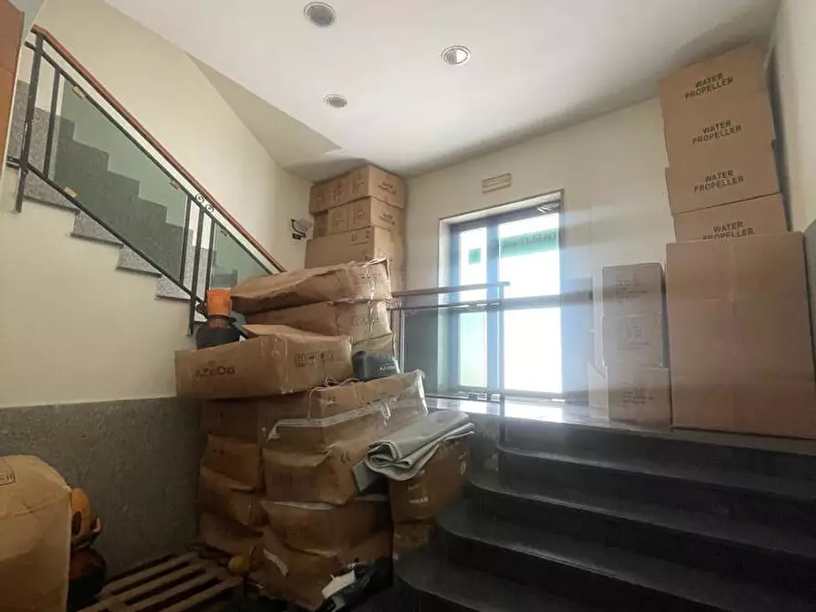 Immagine 4 di Palazzo in vendita  in Via francesco provenzale a Napoli