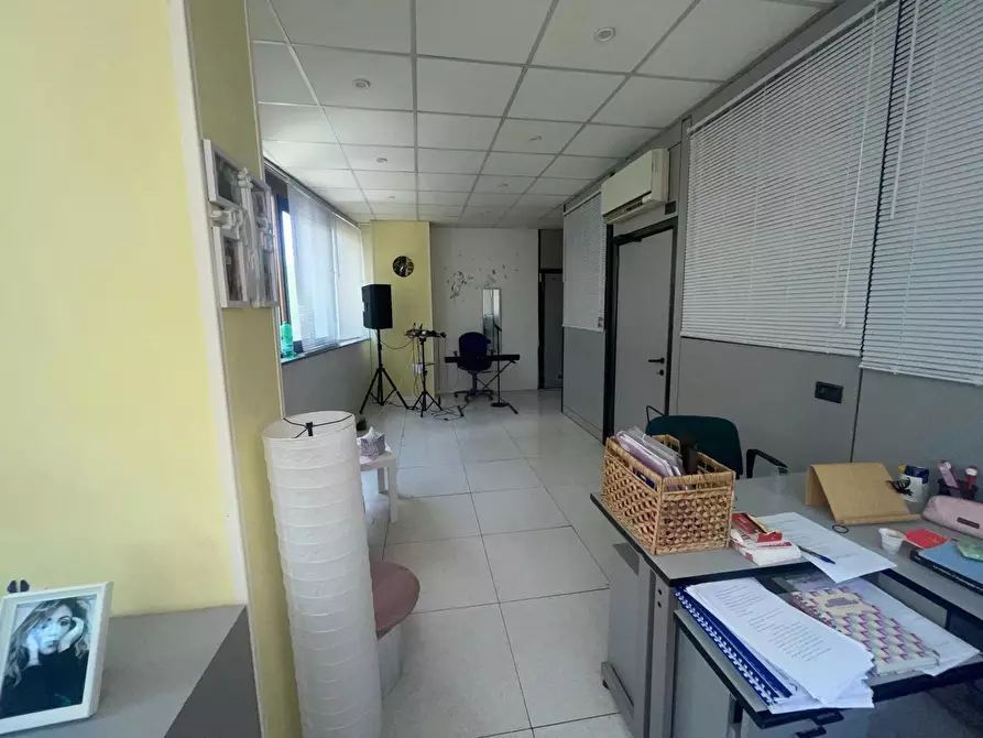 Immagine 8 di Ufficio in vendita  in Via francesco provenzale a Napoli