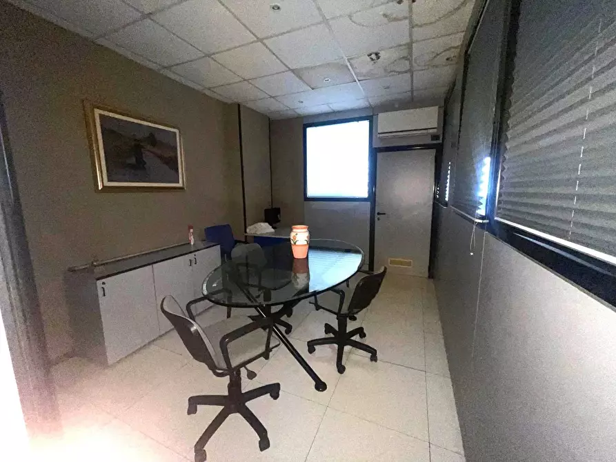 Immagine 12 di Ufficio in vendita  in Via francesco provenzale a Napoli