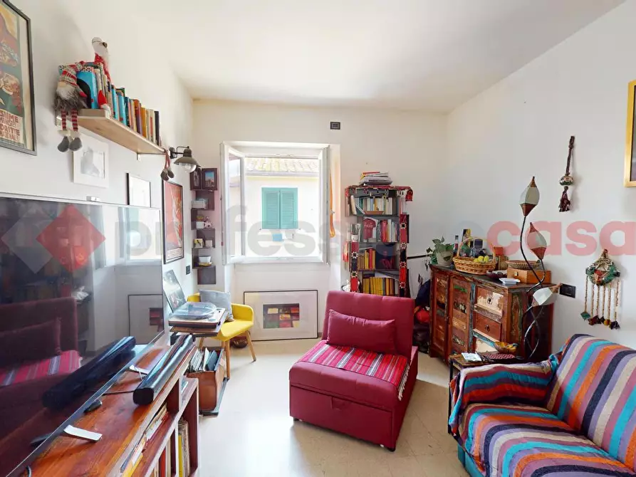 Immagine 13 di Appartamento in vendita  in Via dei Rezzonico a Roma