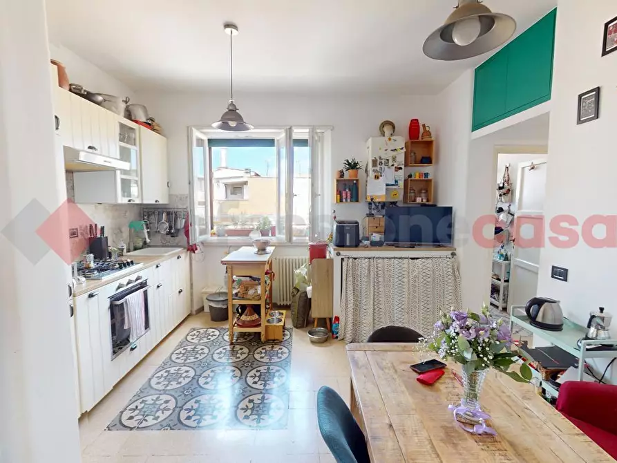 Immagine 4 di Appartamento in vendita  in Via dei Rezzonico a Roma