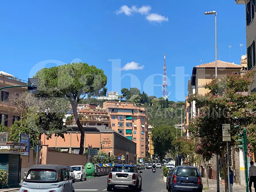 Immagine 6 di Negozio in vendita  in Via Trionfale, 98 a Roma