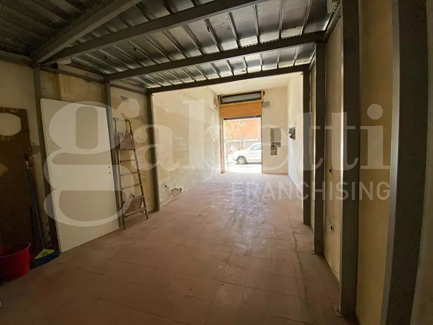 Immagine 12 di Negozio in vendita  in Via Trionfale, 98 a Roma