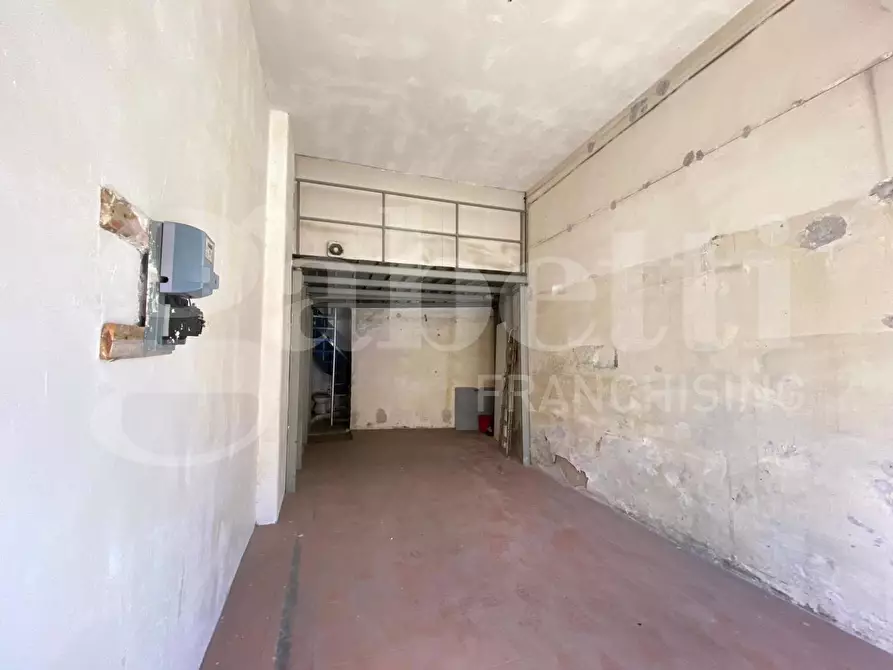 Immagine 15 di Negozio in vendita  in Via Trionfale, 98 a Roma