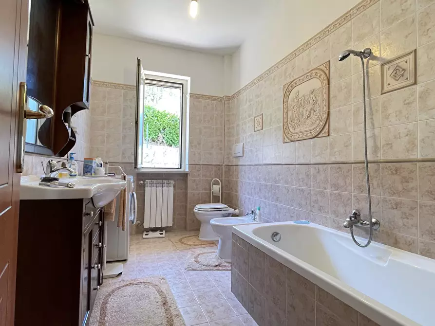 Immagine 20 di Villa in vendita  in Via Miravalle, 21 a Ferentino