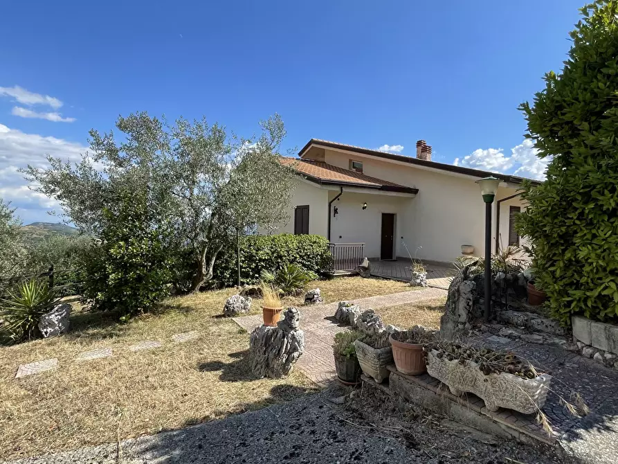 Immagine 10 di Villa in vendita  in Via Miravalle, 21 a Ferentino