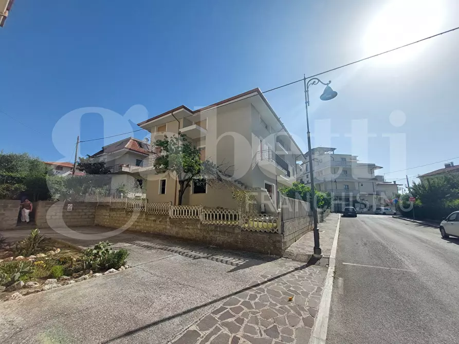 Immagine 2 di Appartamento in vendita  in Via Francesco Petrarca, 16 a Controguerra