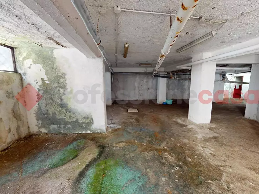 Immagine 6 di Box auto in vendita  in Via dei Castiglioni a Roma