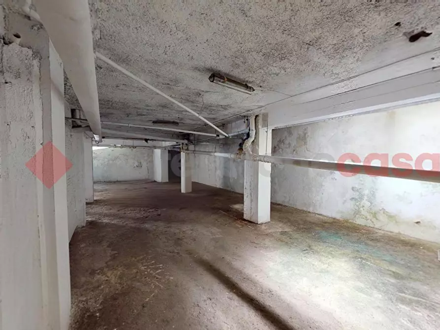 Immagine 14 di Box auto in vendita  in Via dei Castiglioni a Roma