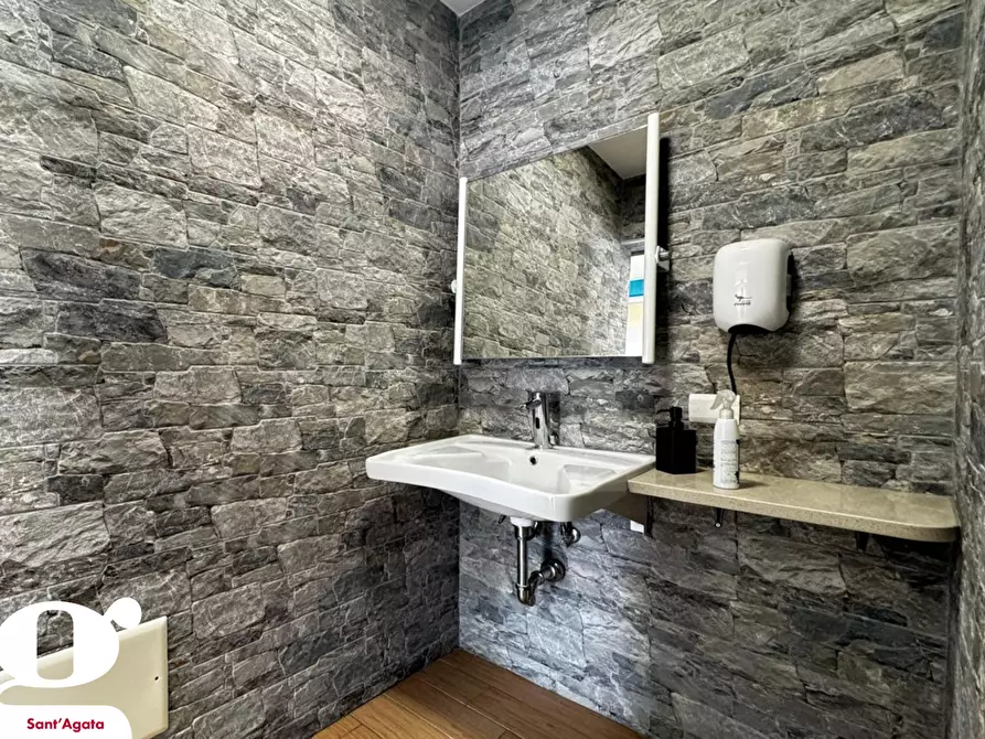 Immagine 4 di Attività commerciale in vendita  in Piazza DUOMO, 44 a Sant'agata Di Militello