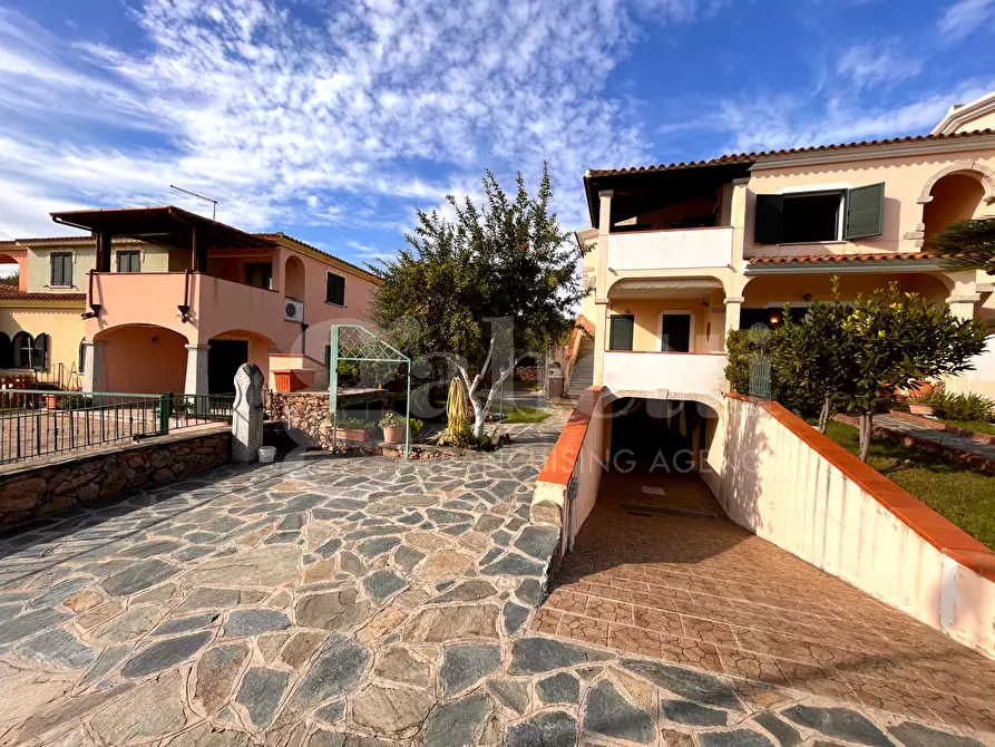 Immagine 4 di Villetta a schiera in vendita  in Via Dora Baltea, 10 a Budoni