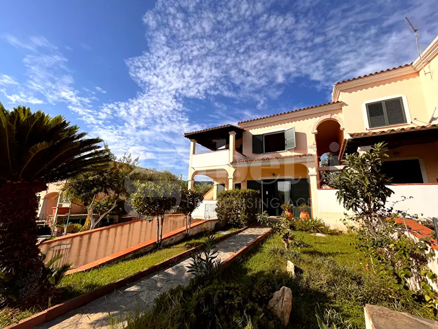 Immagine 2 di Villetta a schiera in vendita  in Via Dora Baltea, 10 a Budoni