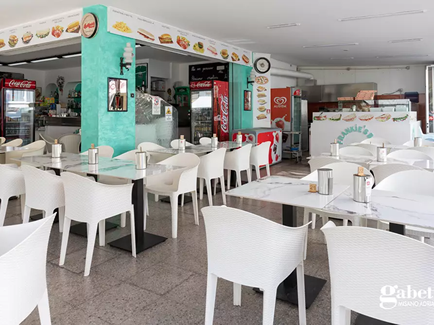 Immagine 16 di Bar / Ristorante in vendita  in Via Dante a Cattolica